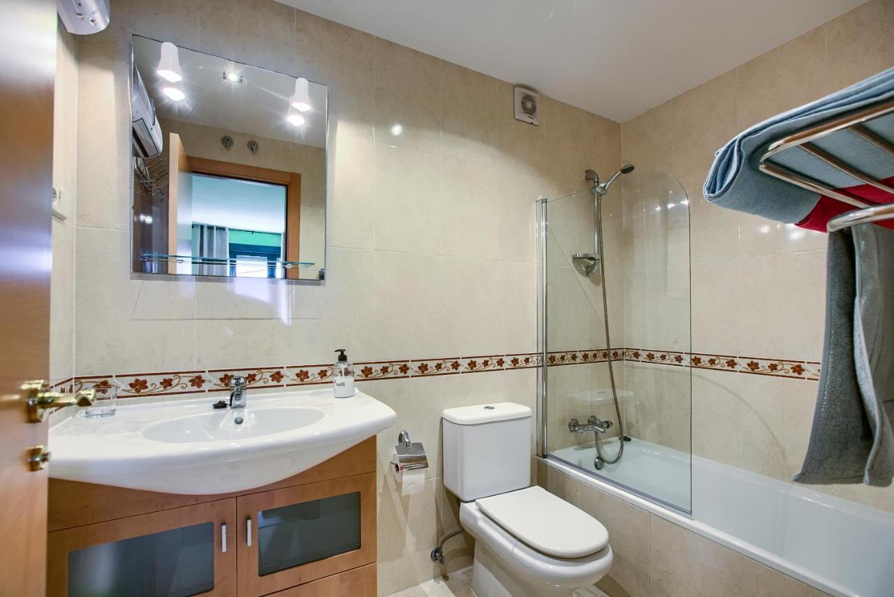 Apartamentos Barajas Madrid Buitenkant foto