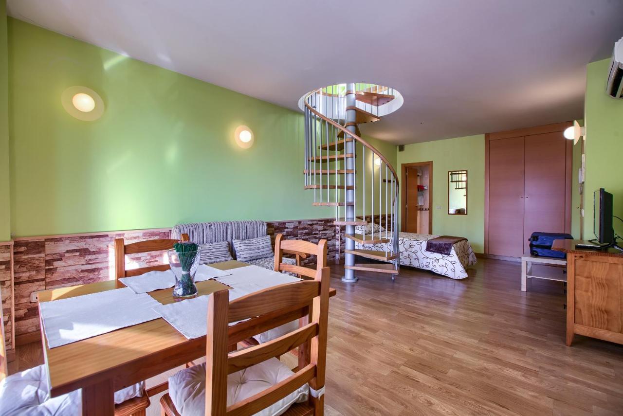 Apartamentos Barajas Madrid Buitenkant foto