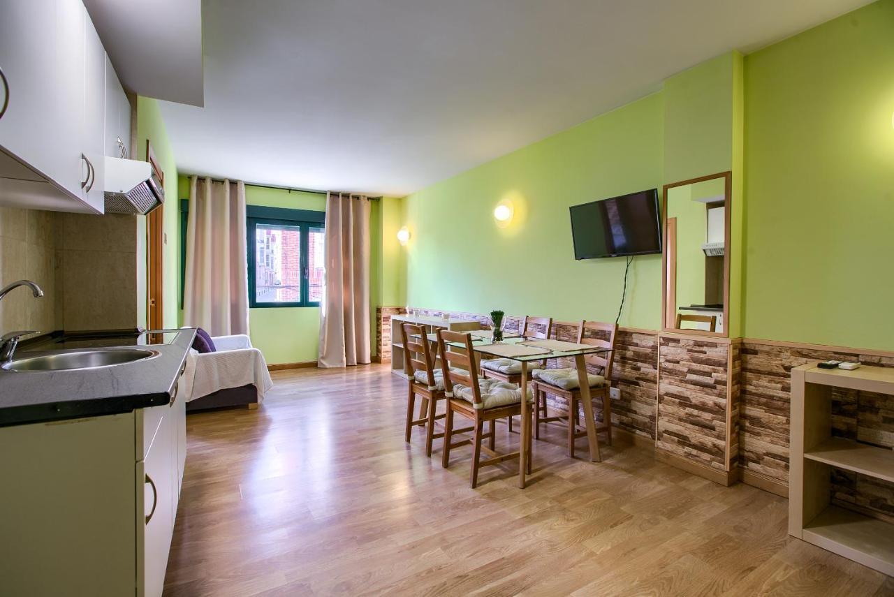 Apartamentos Barajas Madrid Buitenkant foto