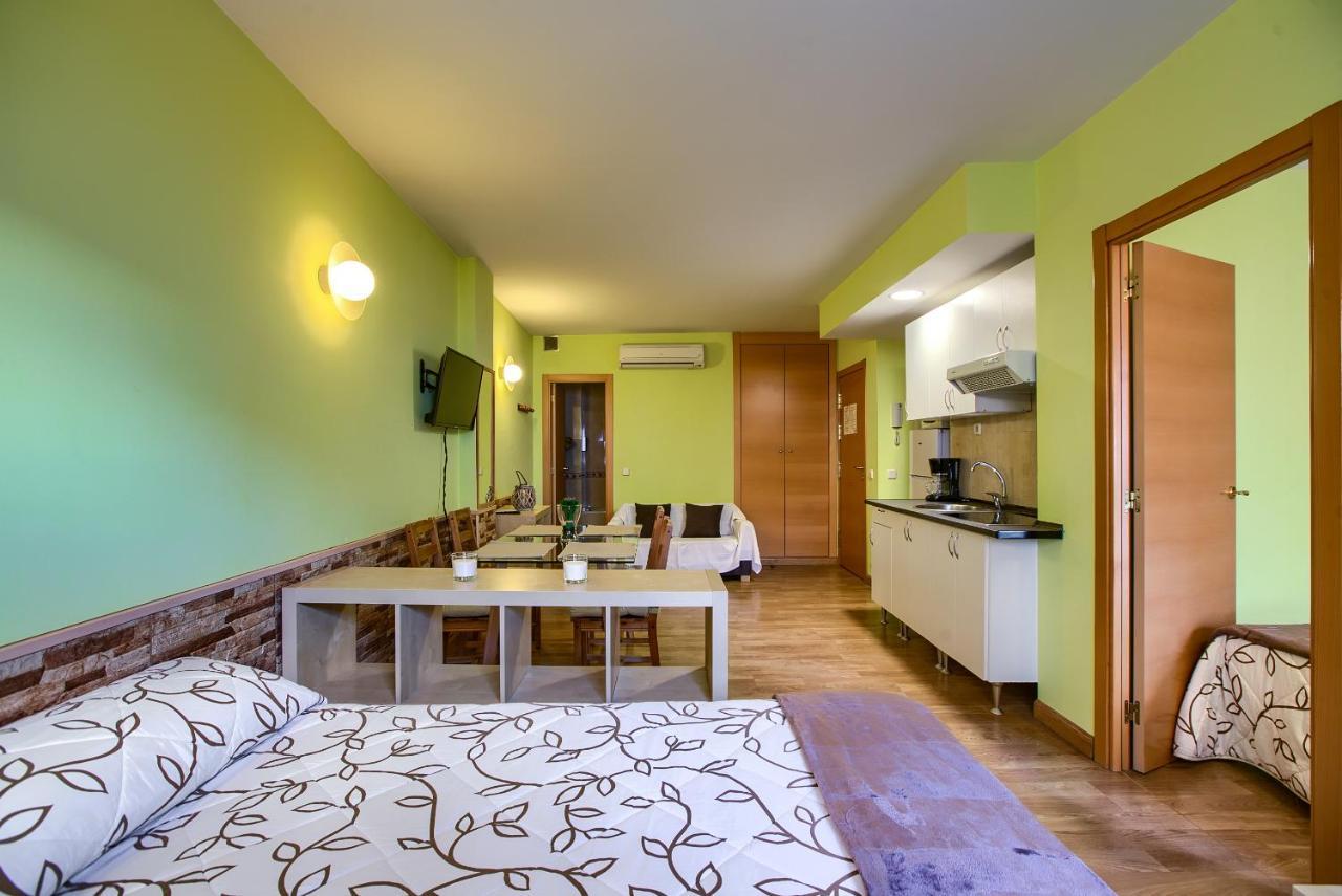 Apartamentos Barajas Madrid Buitenkant foto