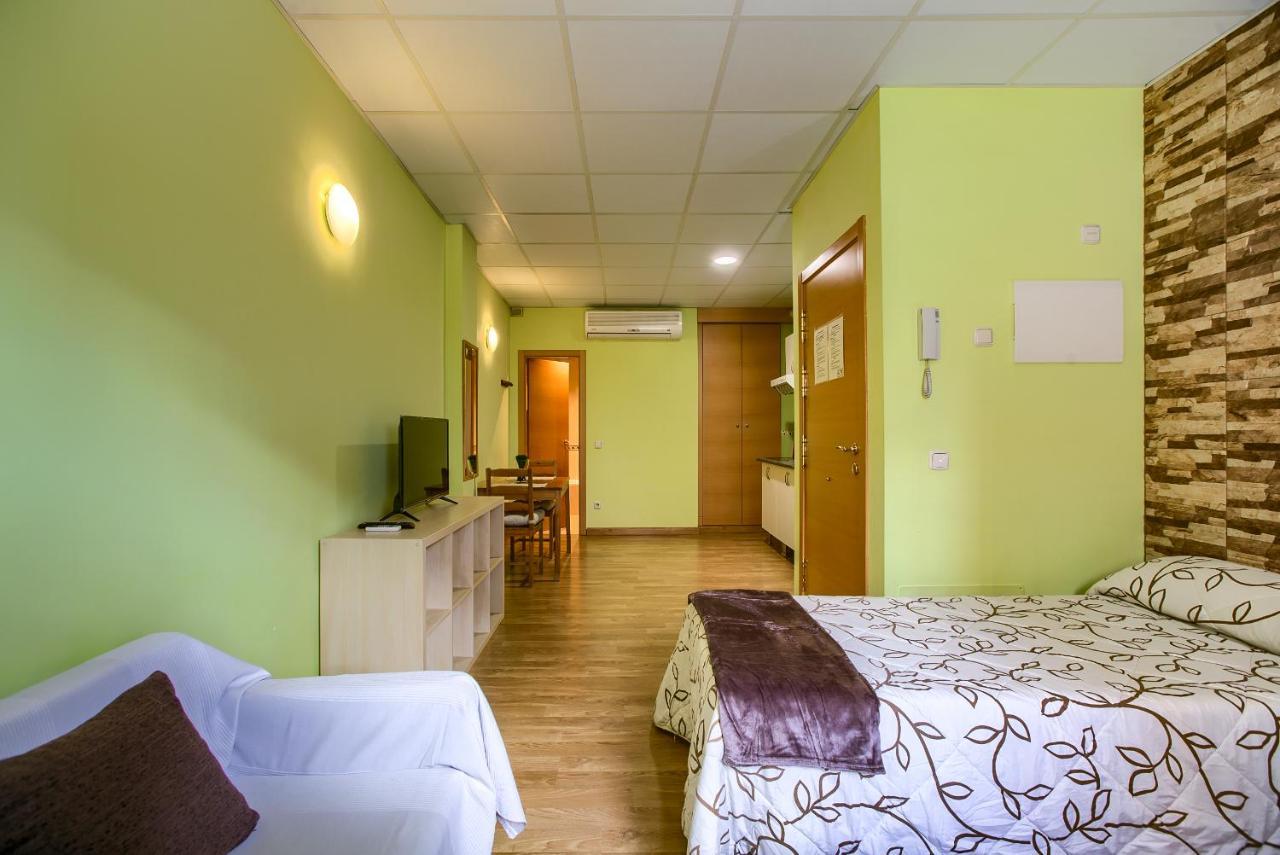 Apartamentos Barajas Madrid Buitenkant foto