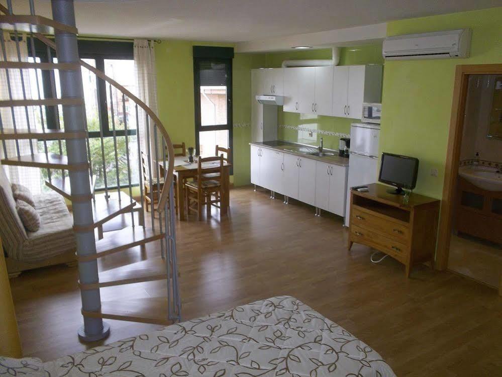 Apartamentos Barajas Madrid Buitenkant foto